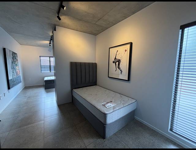 2 BEDROOM APARTMENT FOR SALE IN HYDE PARK
